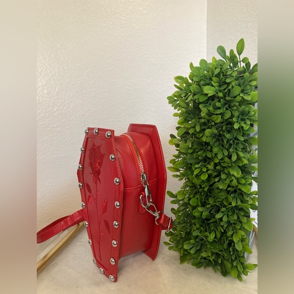 Red Mini Coffin crossbody bag with embroidered Rose - Picture 3 of 5